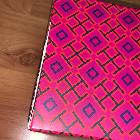 Tory Burch Shoe Box - Picture 11 of 11